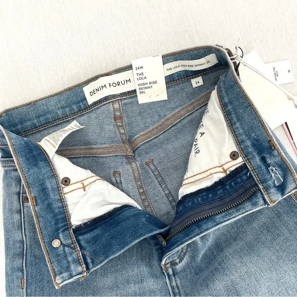 ARITZIA Denim Forum The Lola High Rise Skinny 24W 30L from Aritzia - Picture 7 of 8